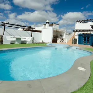 https://villa-valeria-playa-blanca.in-canary-islands.com